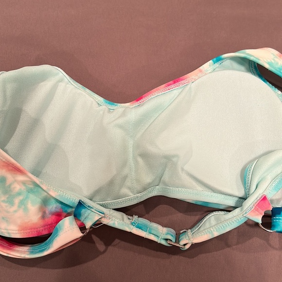 SO Scoop Neck Bikini Top - Picture 4 of 7